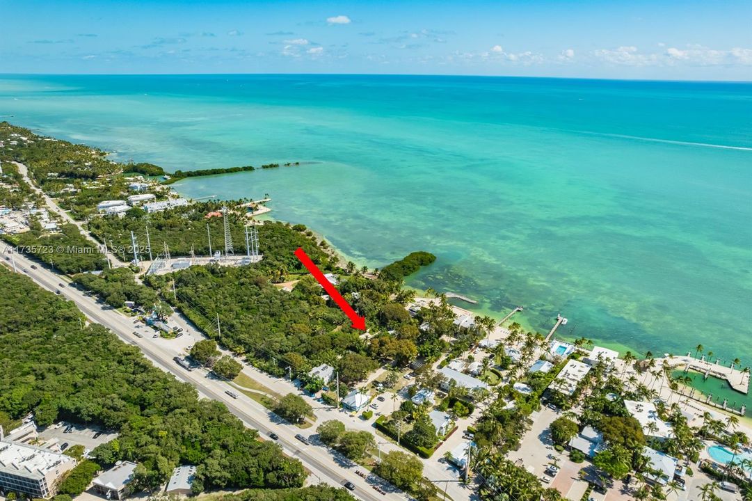 Недавно продано: $3,999,000 (5 спален, 4 ванн, 2358 Квадратных фут)