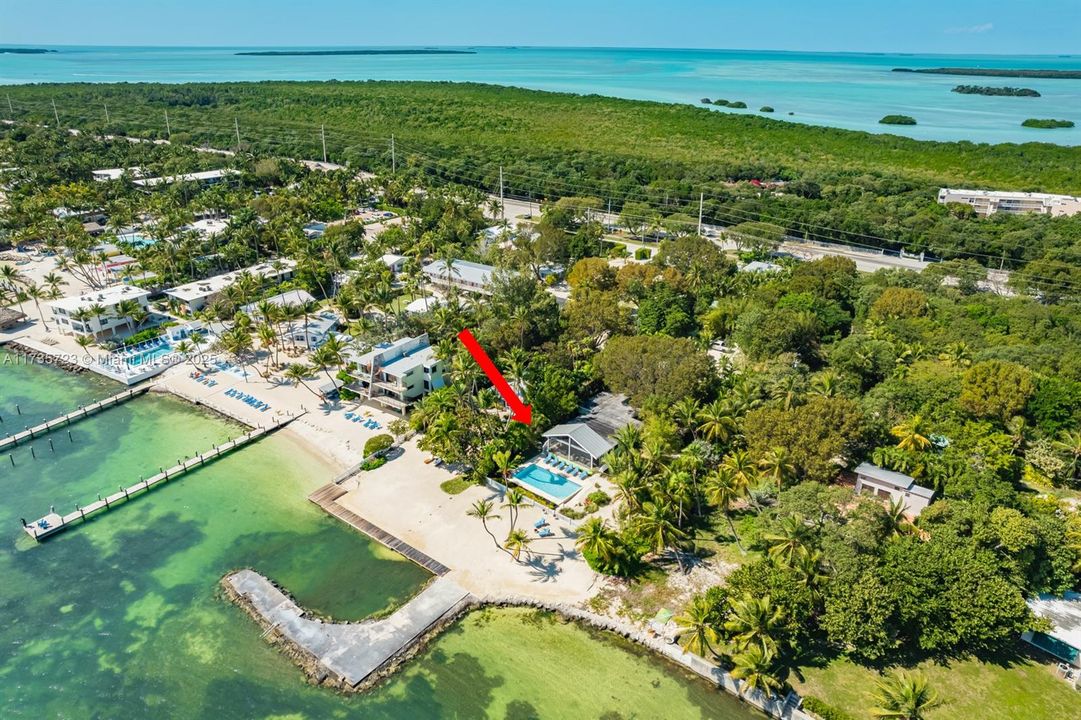 Недавно продано: $3,999,000 (5 спален, 4 ванн, 2358 Квадратных фут)