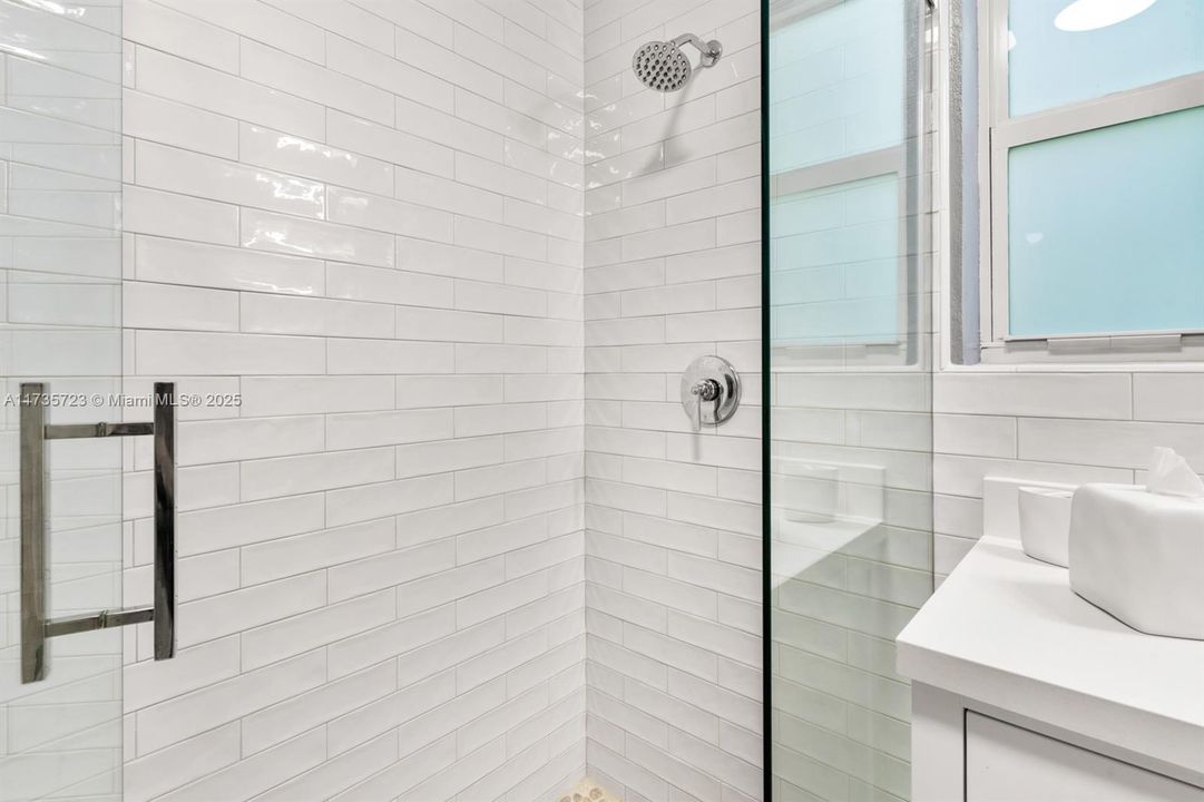 Недавно продано: $3,999,000 (5 спален, 4 ванн, 2358 Квадратных фут)