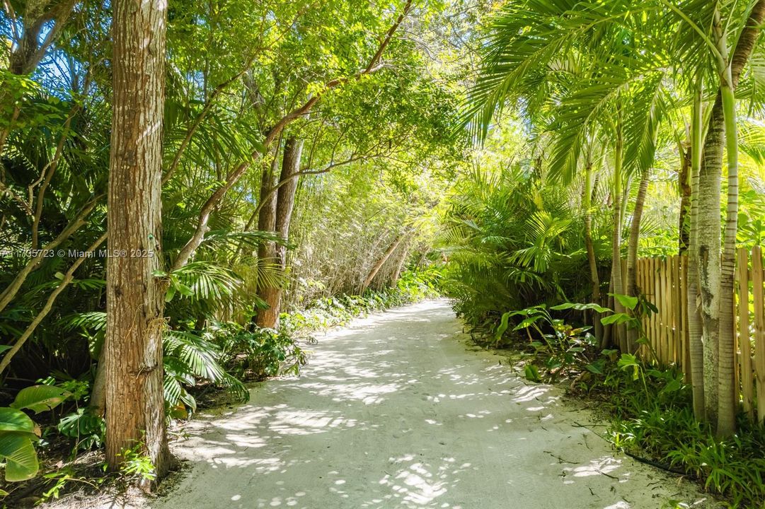 Недавно продано: $3,999,000 (5 спален, 4 ванн, 2358 Квадратных фут)