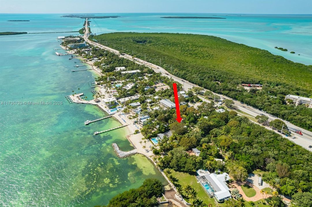 Недавно продано: $3,999,000 (5 спален, 4 ванн, 2358 Квадратных фут)