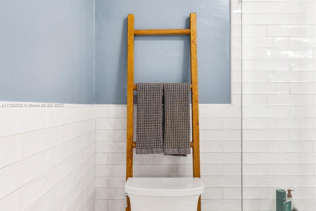 Недавно продано: $3,999,000 (5 спален, 4 ванн, 2358 Квадратных фут)