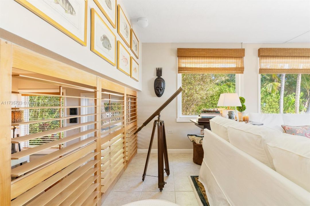 Недавно продано: $3,999,000 (5 спален, 4 ванн, 2358 Квадратных фут)