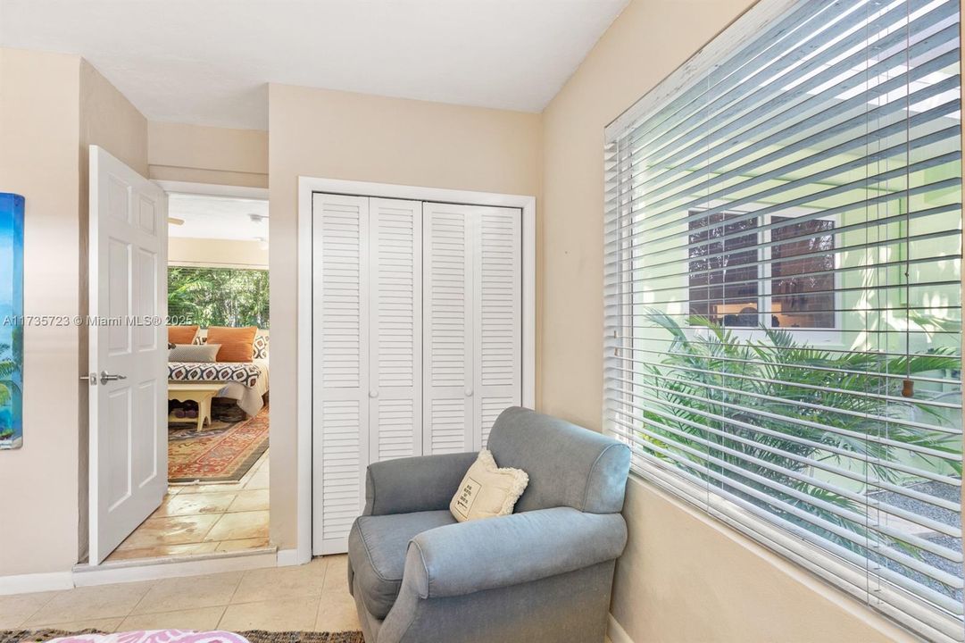 Недавно продано: $3,999,000 (5 спален, 4 ванн, 2358 Квадратных фут)