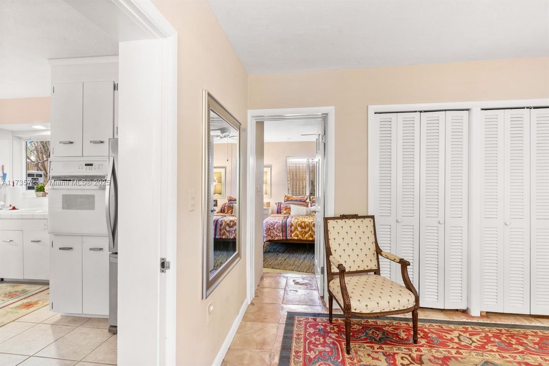 Недавно продано: $3,999,000 (5 спален, 4 ванн, 2358 Квадратных фут)