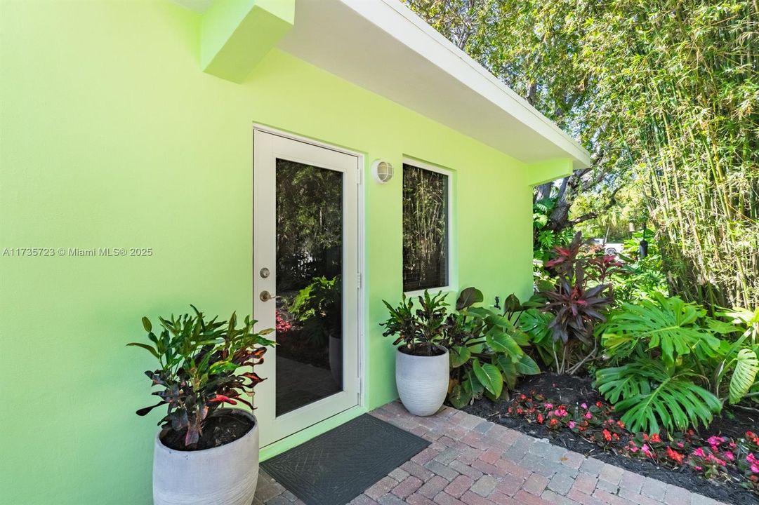 Недавно продано: $3,999,000 (5 спален, 4 ванн, 2358 Квадратных фут)