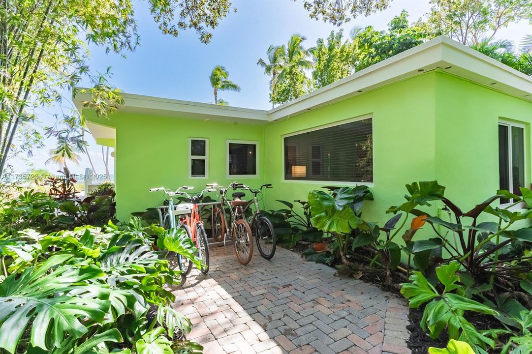 Недавно продано: $3,999,000 (5 спален, 4 ванн, 2358 Квадратных фут)