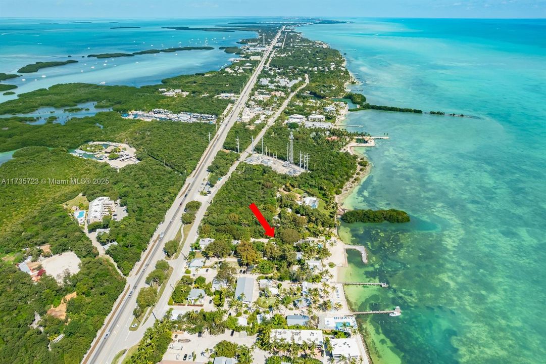 Недавно продано: $3,999,000 (5 спален, 4 ванн, 2358 Квадратных фут)