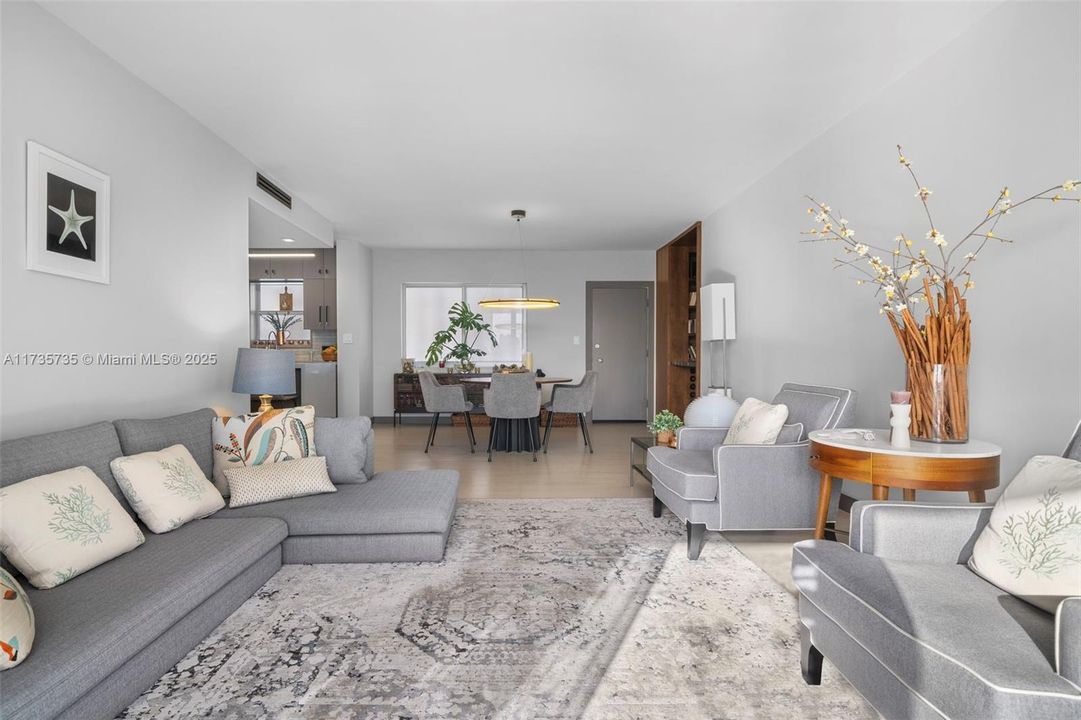 Vendido Recientemente: $630,000 (2 camas, 2 baños, 1108 Pies cuadrados)