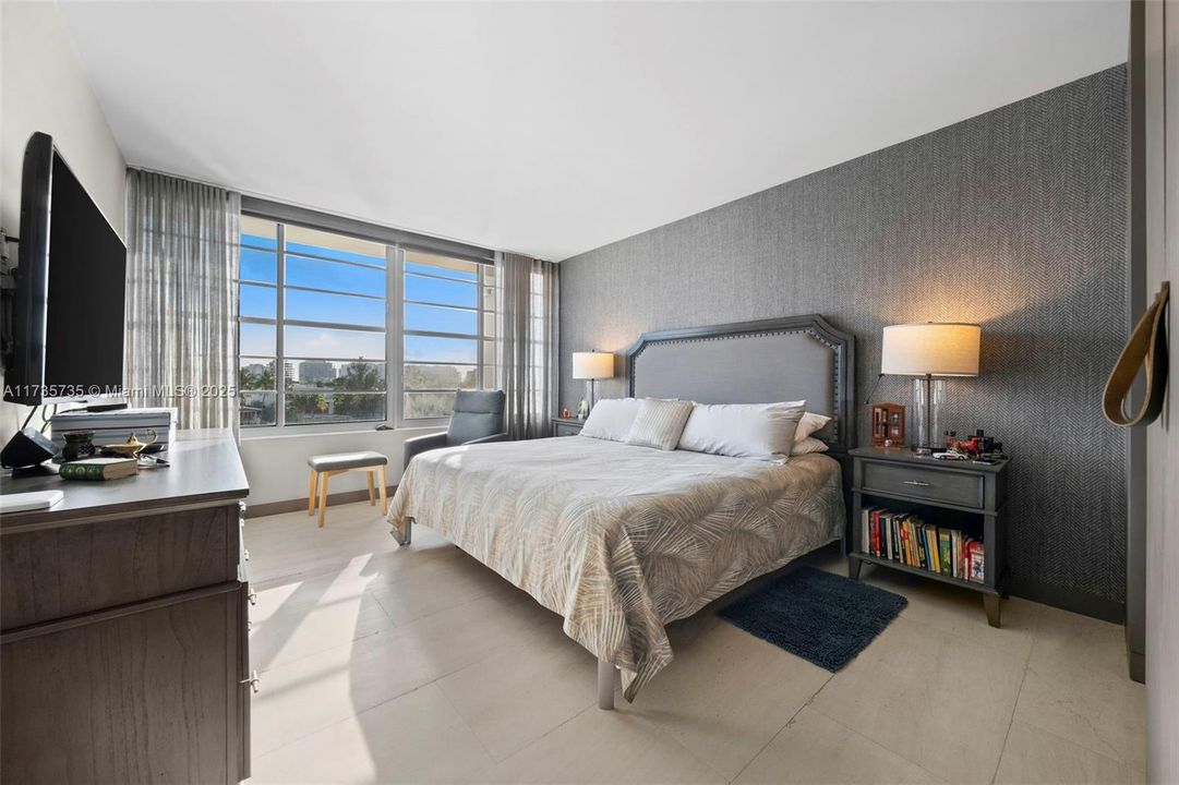 Vendido Recientemente: $630,000 (2 camas, 2 baños, 1108 Pies cuadrados)