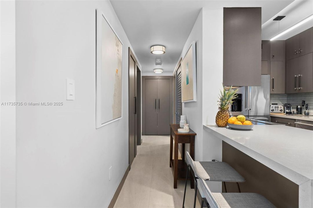 Vendido Recientemente: $630,000 (2 camas, 2 baños, 1108 Pies cuadrados)