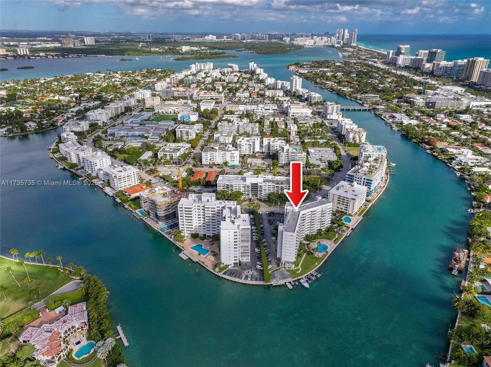 Vendido Recientemente: $630,000 (2 camas, 2 baños, 1108 Pies cuadrados)