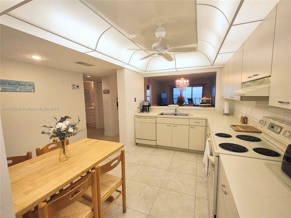 В аренду: $4,750 (2 спален, 2 ванн, 1154 Квадратных фут)