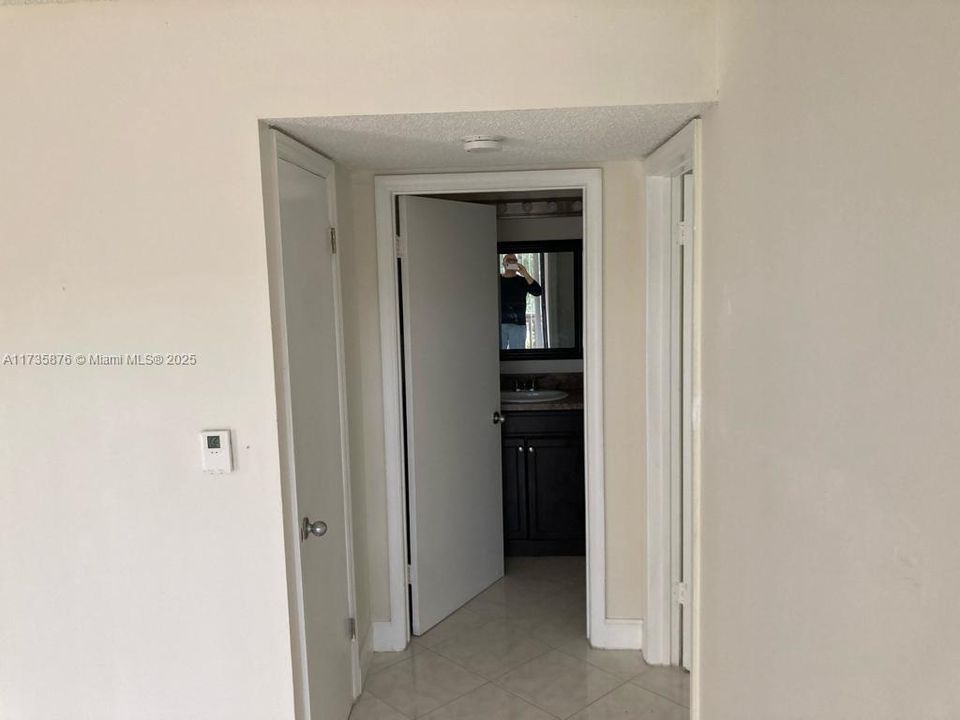 Recently Rented: $1,675 (1 beds, 1 baths, 925 Square Feet)