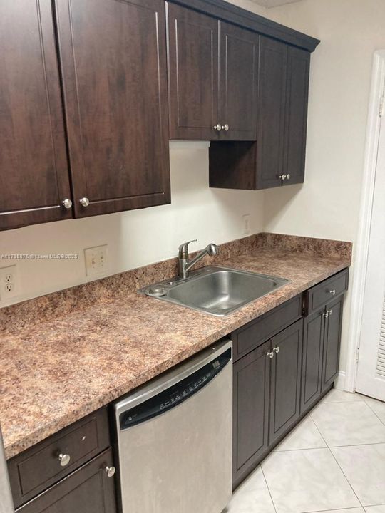 Recently Rented: $1,675 (1 beds, 1 baths, 925 Square Feet)