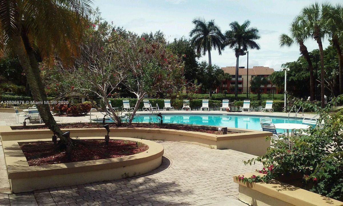 Recently Rented: $1,675 (1 beds, 1 baths, 925 Square Feet)
