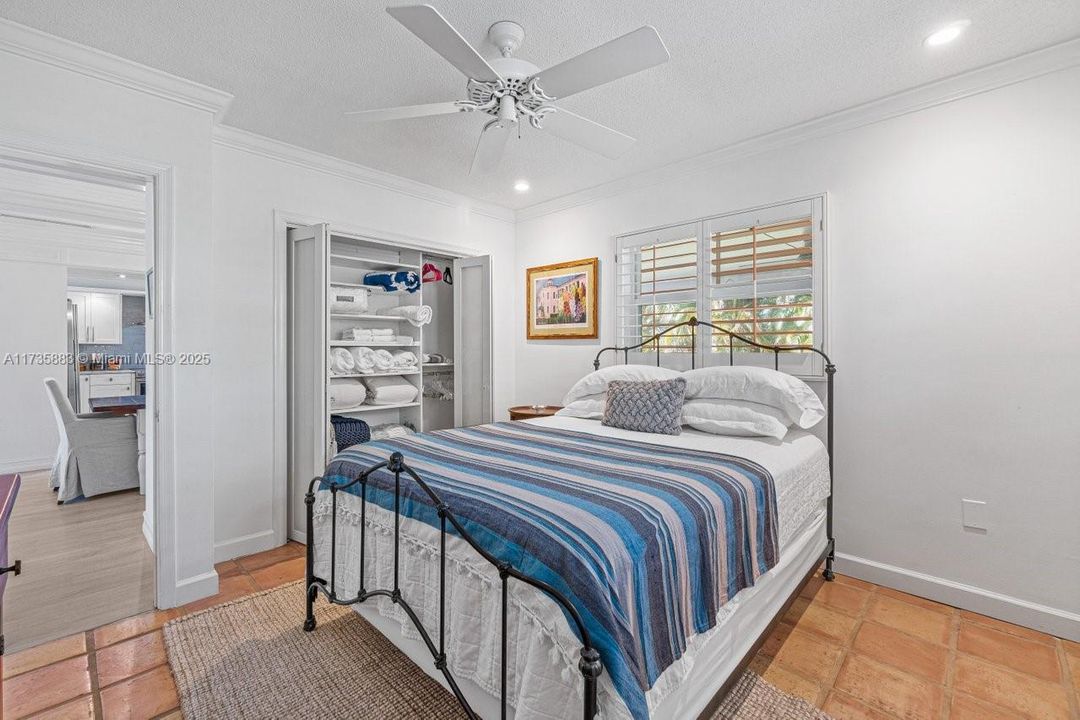 Activo con contrato: $915,000 (3 camas, 2 baños, 1387 Pies cuadrados)