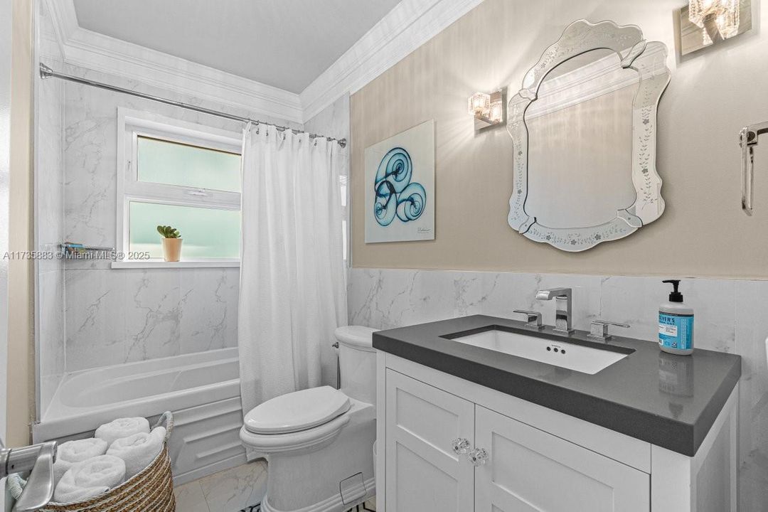 Activo con contrato: $915,000 (3 camas, 2 baños, 1387 Pies cuadrados)