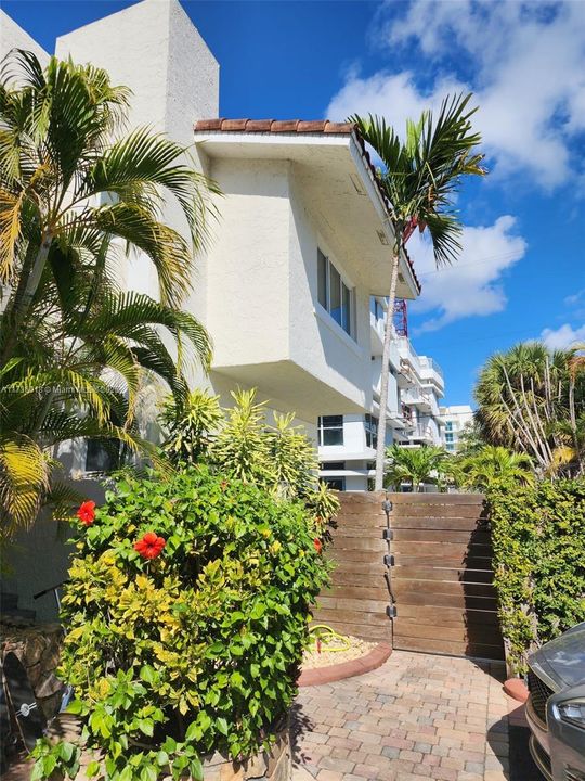Recientemente alquilado: $7,900 (3 camas, 2 baños, 2200 Pies cuadrados)