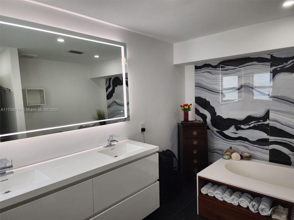 Recientemente alquilado: $7,900 (3 camas, 2 baños, 2200 Pies cuadrados)