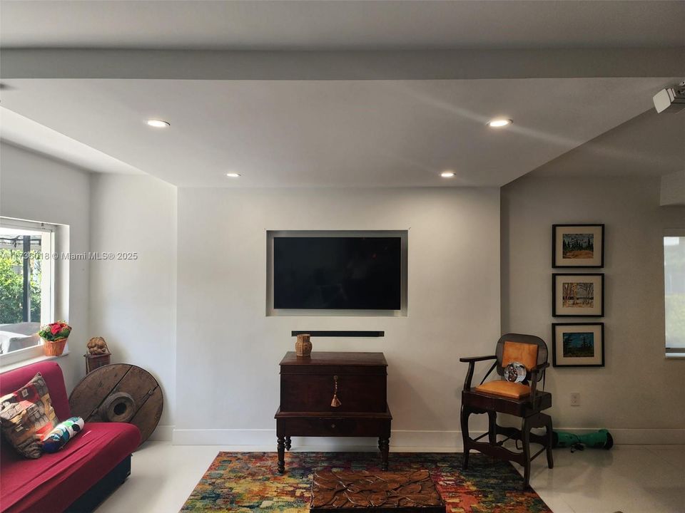 Recientemente alquilado: $7,900 (3 camas, 2 baños, 2200 Pies cuadrados)