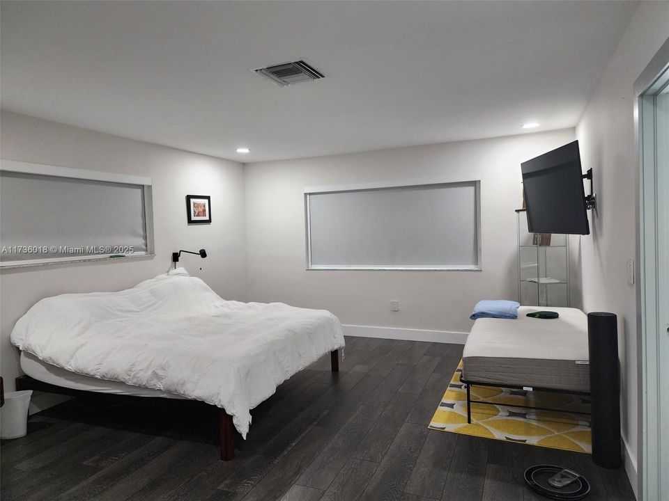 Recientemente alquilado: $7,900 (3 camas, 2 baños, 2200 Pies cuadrados)