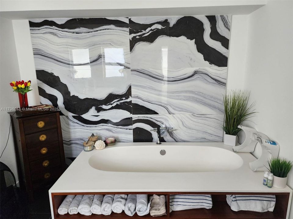 Recientemente alquilado: $7,900 (3 camas, 2 baños, 2200 Pies cuadrados)