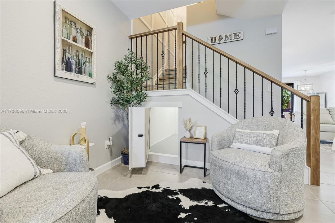 Recently Sold: $550,000 (3 beds, 2 baths, 1829 Square Feet)