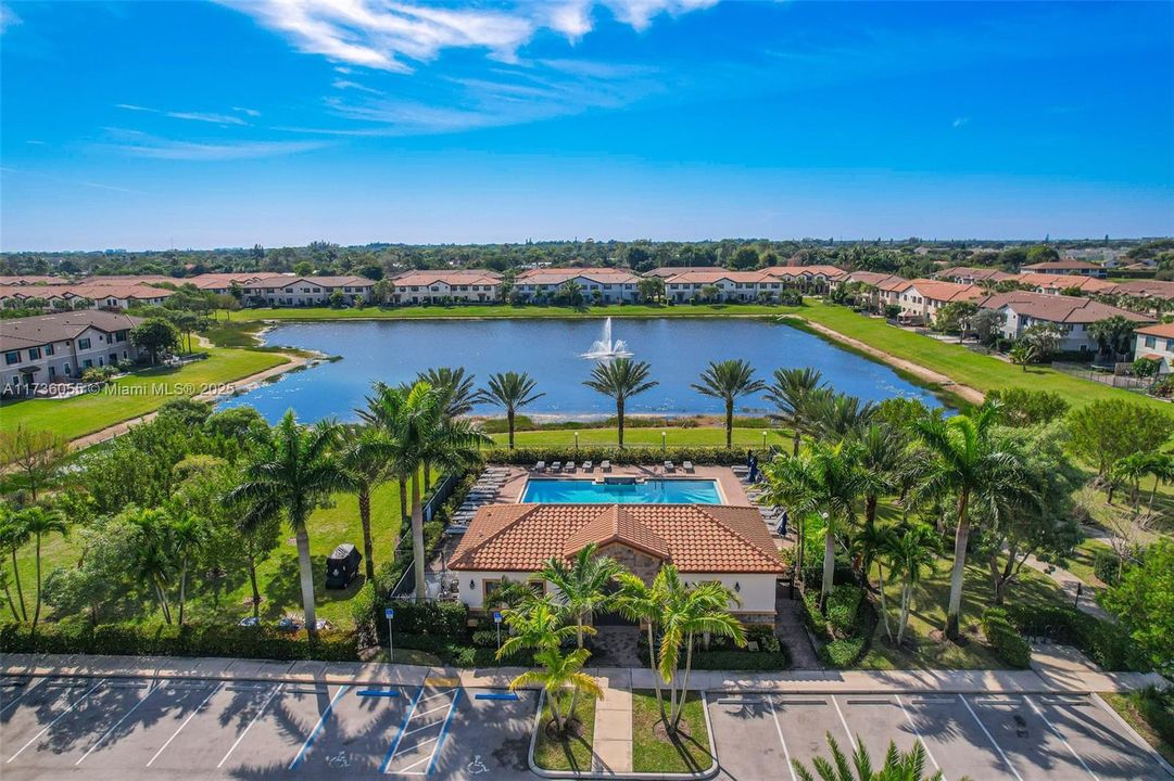 Recently Sold: $550,000 (3 beds, 2 baths, 1829 Square Feet)