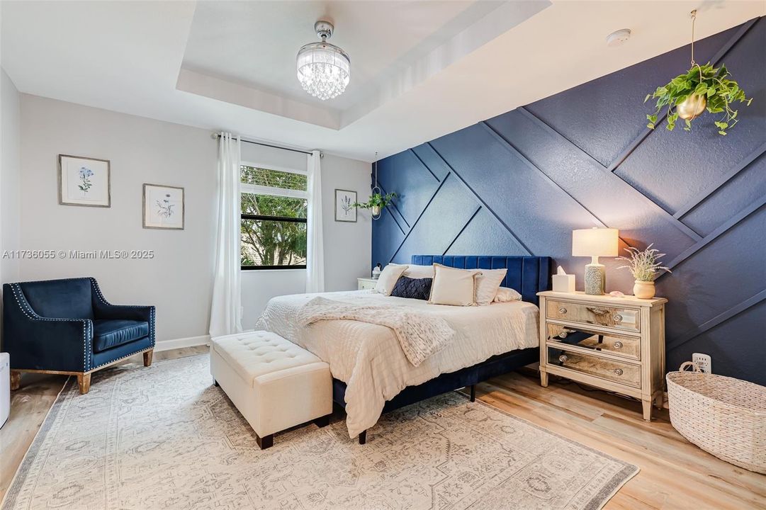 Recently Sold: $550,000 (3 beds, 2 baths, 1829 Square Feet)
