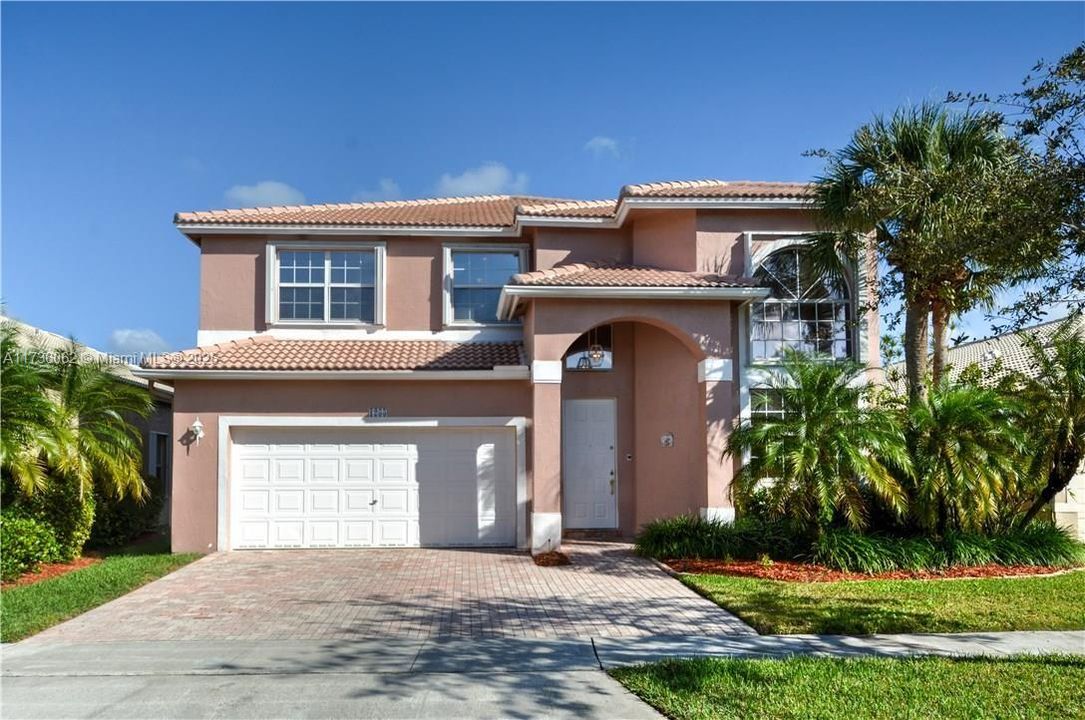 Vendido Recientemente: $775,000 (4 camas, 3 baños, 2709 Pies cuadrados)