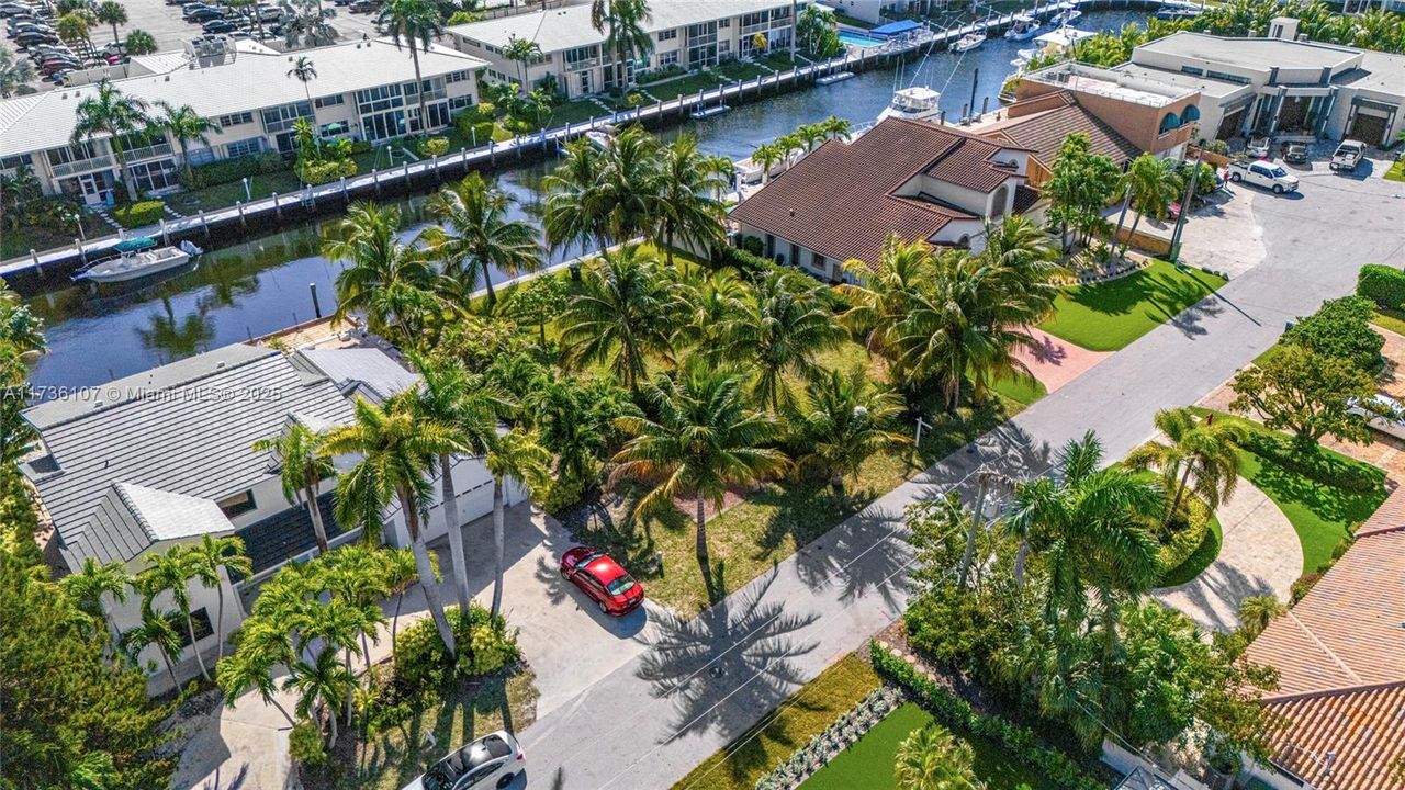 For Sale: $1,800,000 (0.18 acres)