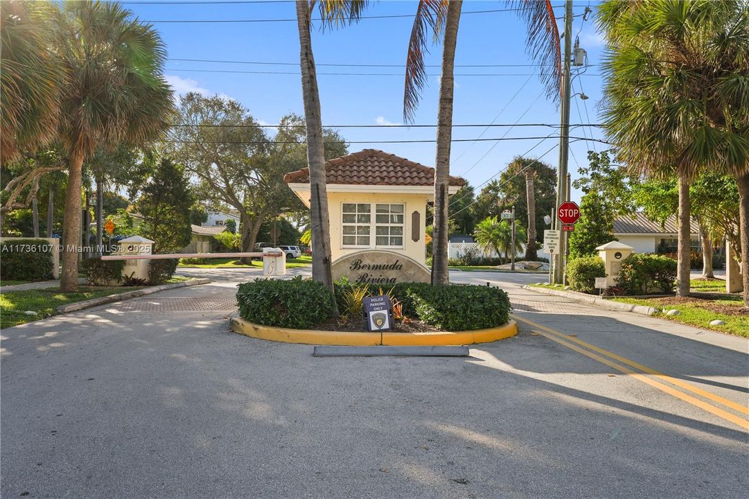 For Sale: $1,800,000 (0.18 acres)