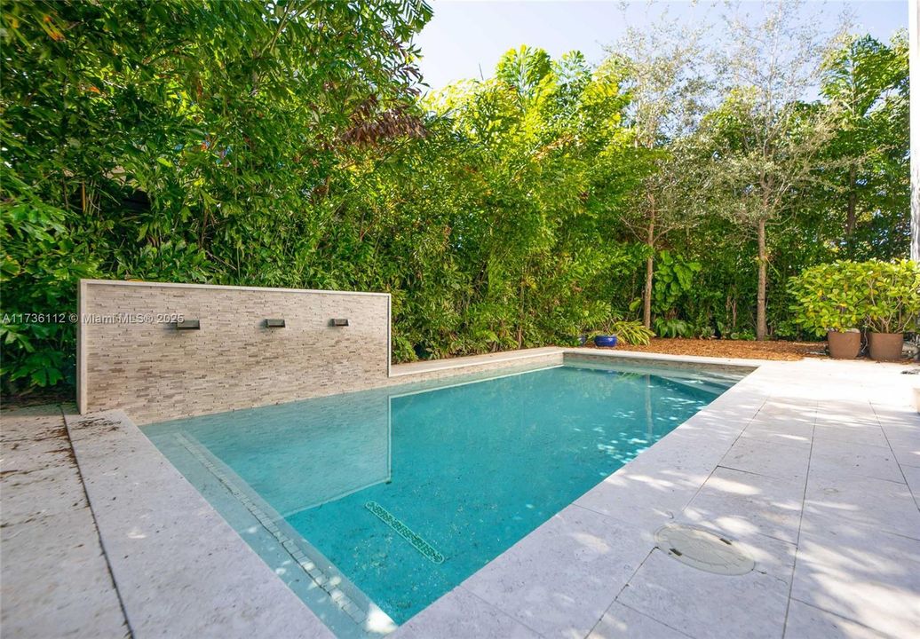 Vendido Recientemente: $2,450,000 (4 camas, 4 baños, 2955 Pies cuadrados)