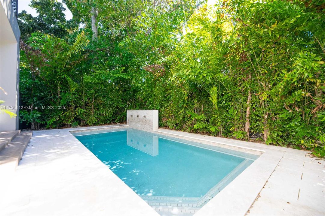 Vendido Recientemente: $2,450,000 (4 camas, 4 baños, 2955 Pies cuadrados)