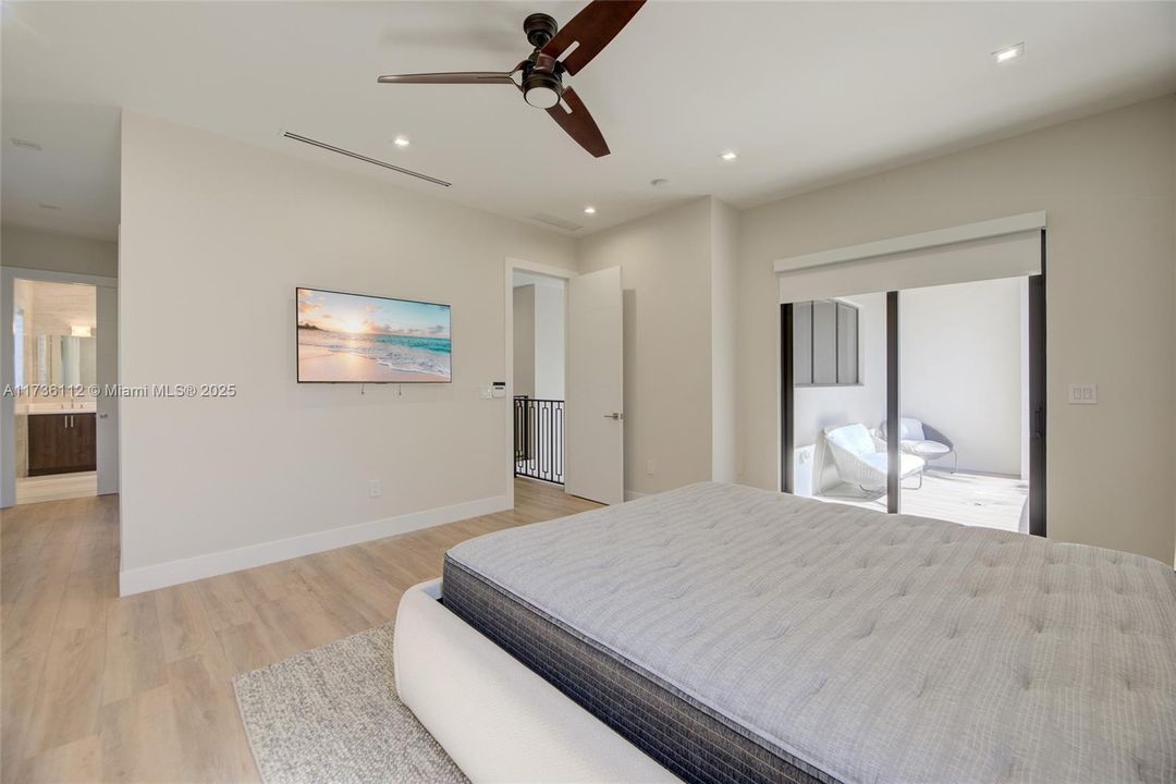 Vendido Recientemente: $2,450,000 (4 camas, 4 baños, 2955 Pies cuadrados)