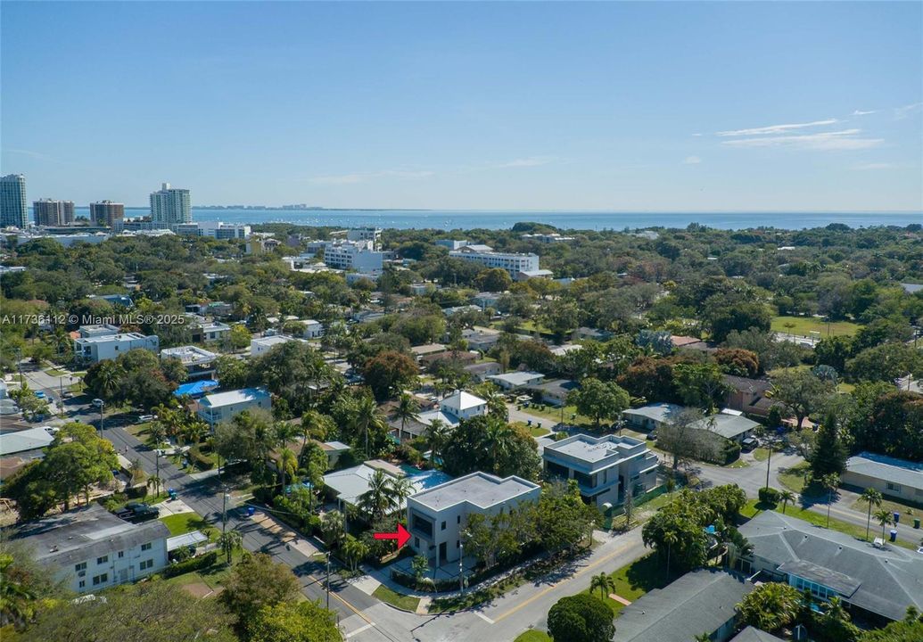 Vendido Recientemente: $2,450,000 (4 camas, 4 baños, 2955 Pies cuadrados)