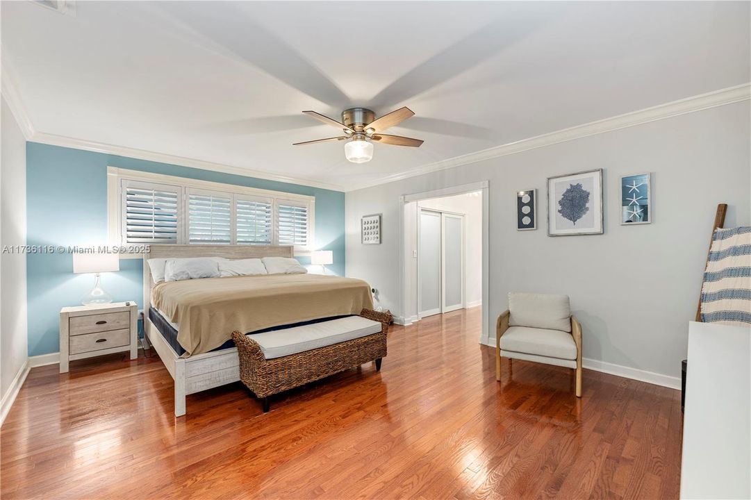 最近售出: $2,875,000 (6 贝兹, 6 浴室, 4643 平方英尺)