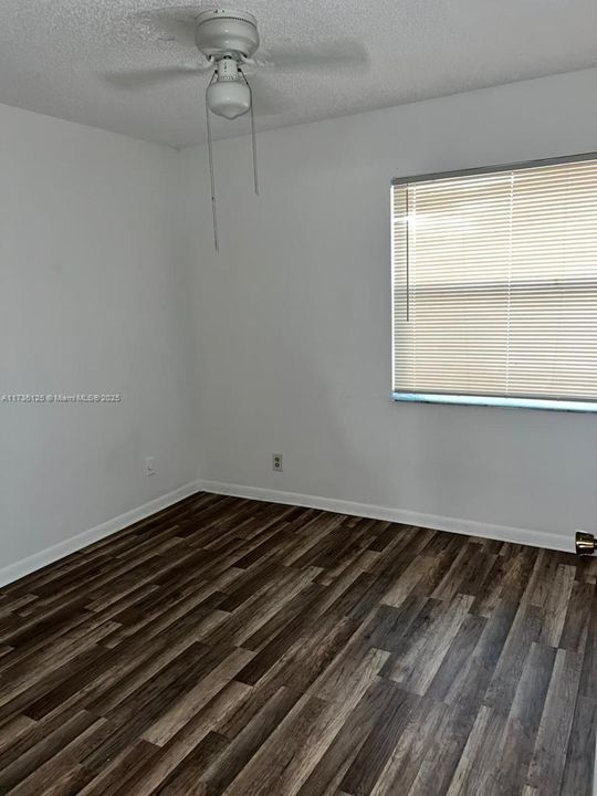 For Sale: $349,500 (3 beds, 2 baths, 1420 Square Feet)