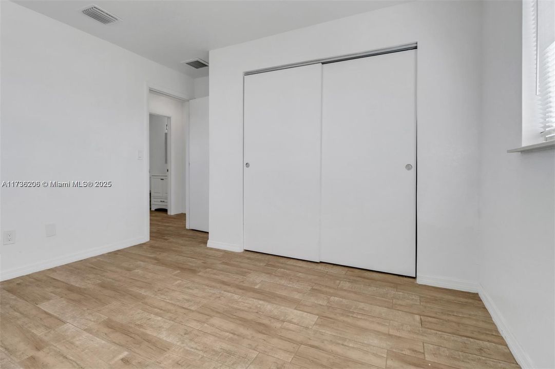 Recently Rented: $1,550 (2 beds, 1 baths, 780 Square Feet)