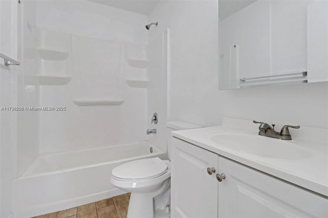 Recently Rented: $1,550 (2 beds, 1 baths, 780 Square Feet)