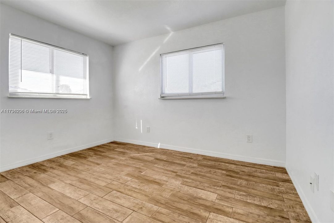 Recently Rented: $1,550 (2 beds, 1 baths, 780 Square Feet)