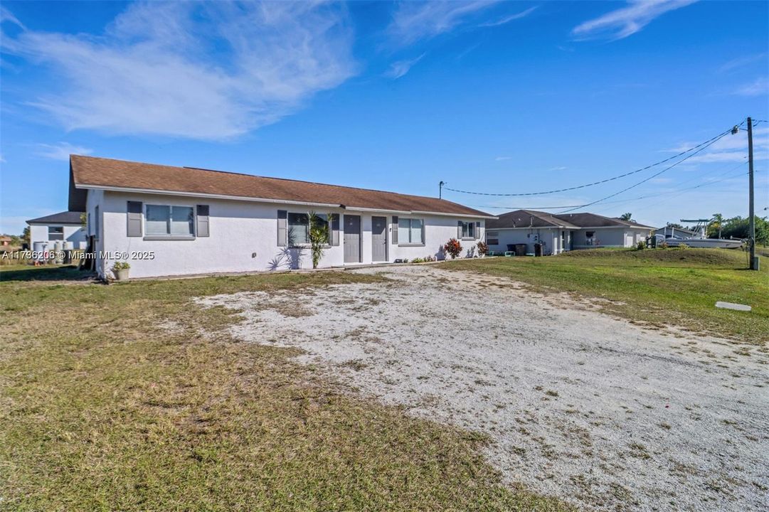 Recently Rented: $1,550 (2 beds, 1 baths, 780 Square Feet)