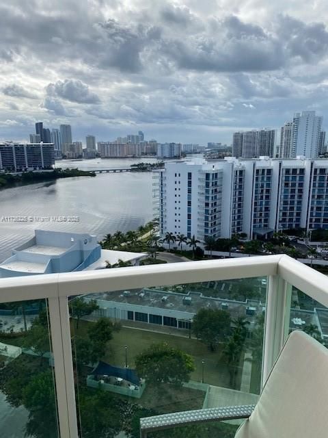 Recently Rented: $4,300 (2 beds, 2 baths, 1846 Square Feet)
