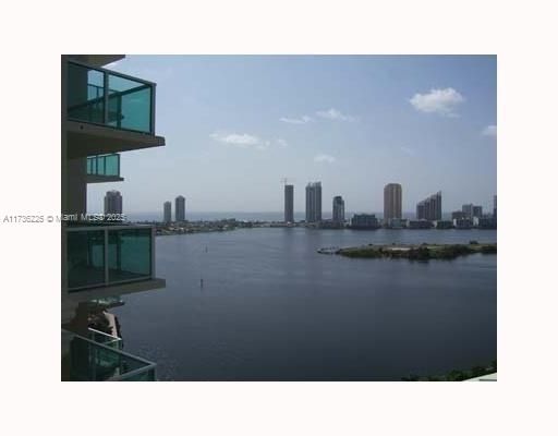 Recently Rented: $4,300 (2 beds, 2 baths, 1846 Square Feet)