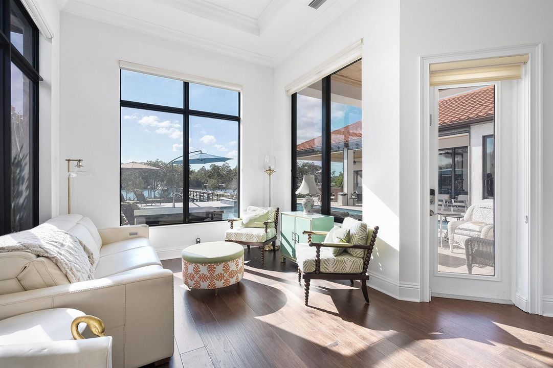 Master sitting area