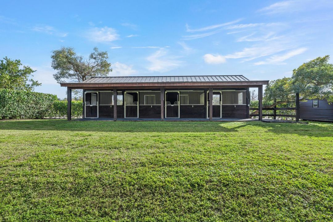 4915 Stables Way Wellington FL-large-093
