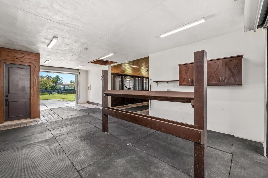 4915 Stables Way Wellington FL-large-035