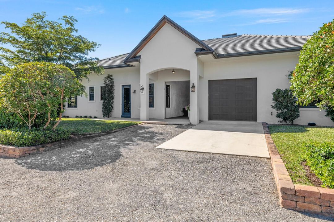 4915 Stables Way Wellington FL-large-019