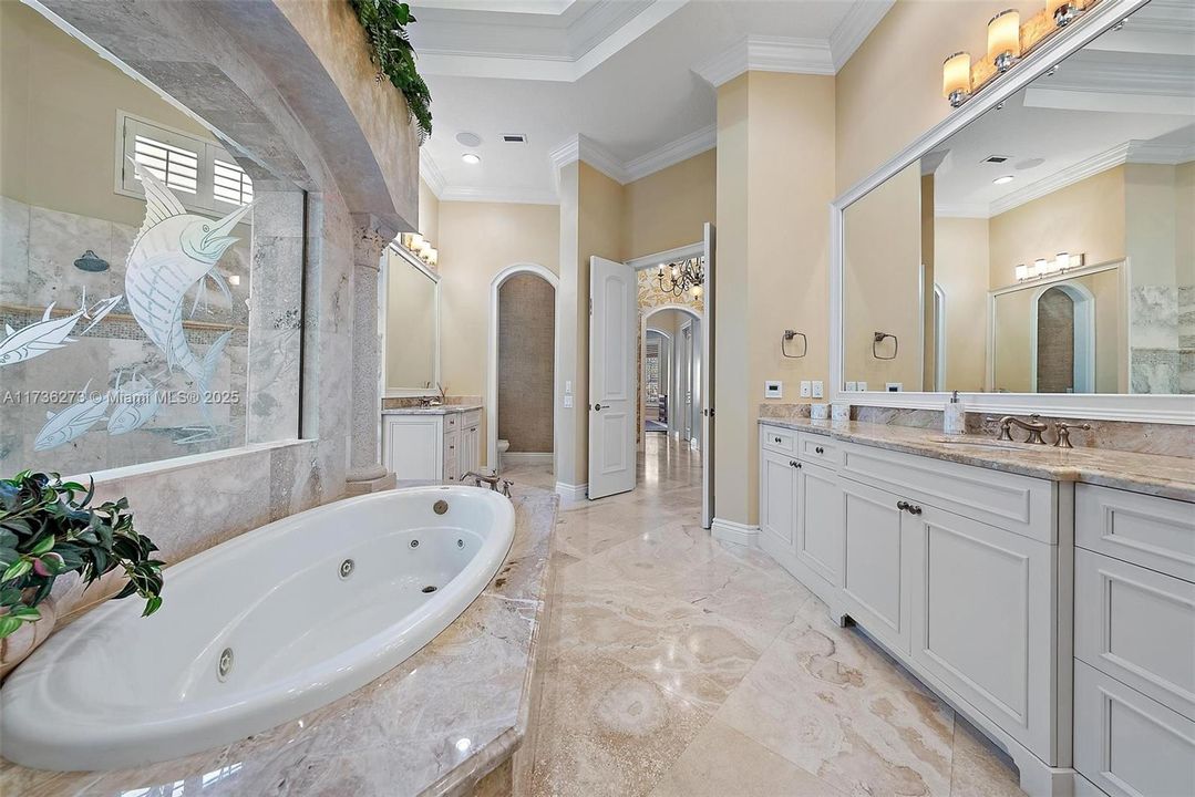 Recently Sold: $6,250,000 (5 beds, 6 baths, 7155 Square Feet)